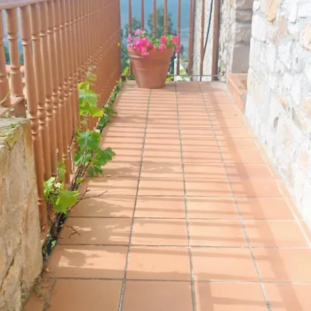 El Palaciu 4 Nyaraló