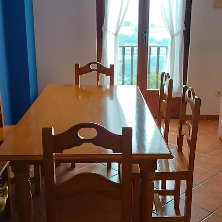 El Palaciu 4 Nyaraló *